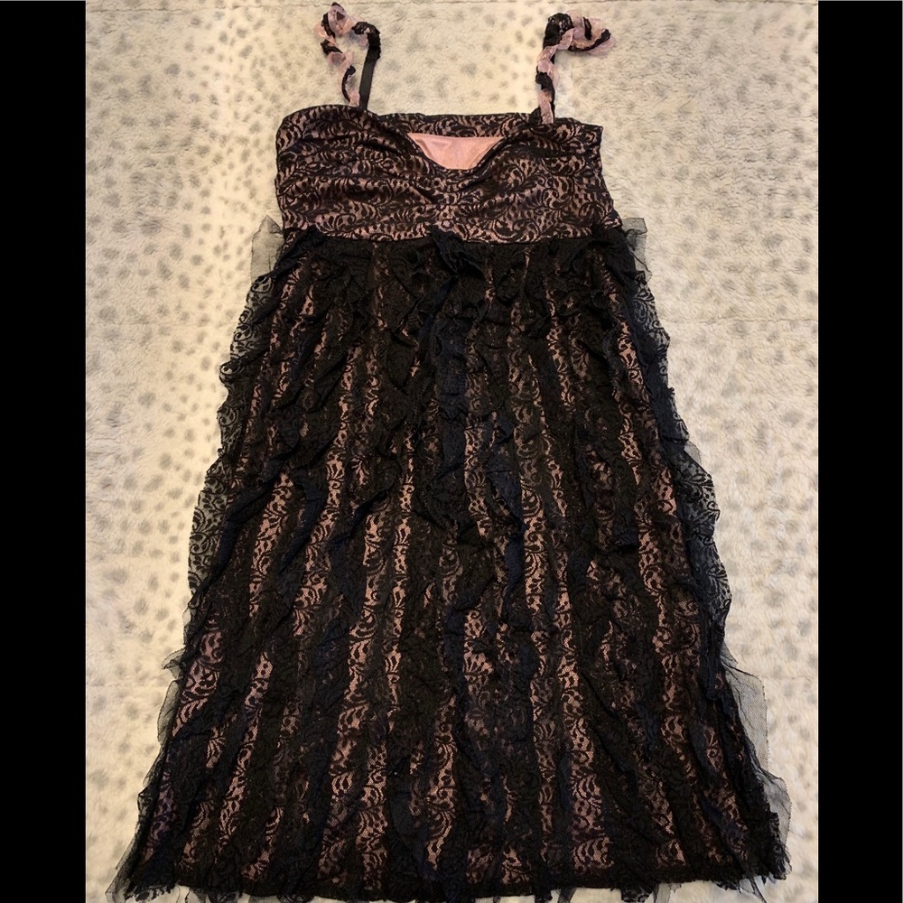 ‼️SOLD‼️Super cute lace and ruffle dress.